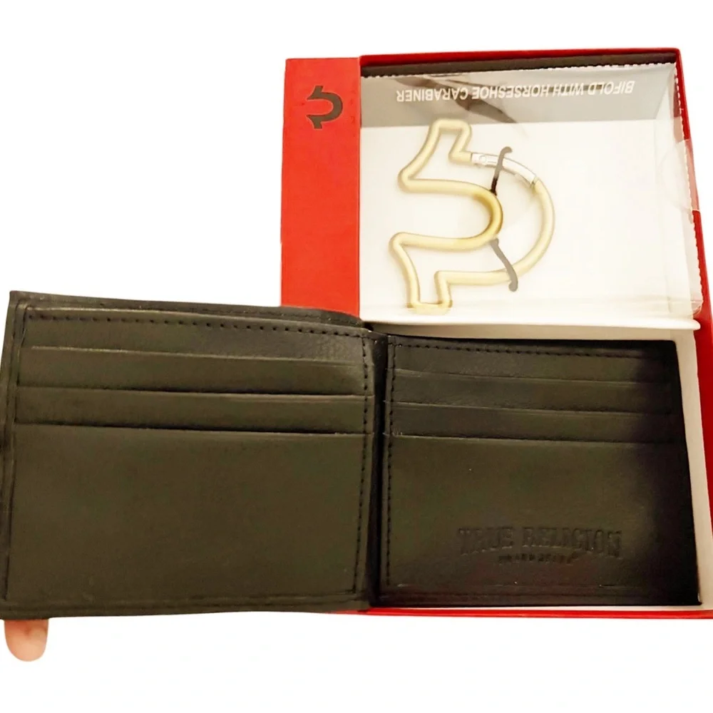 Brand New True Religion Gold Black Leather Billfold Wallet w/ Caribiner Keychain